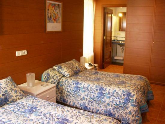 Pension Casa 400 Vitoria-Gasteiz Oda fotoğraf